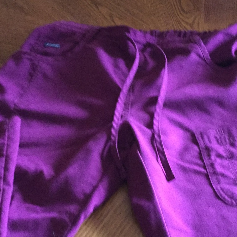 Wine colored samibel petite small scrub pants